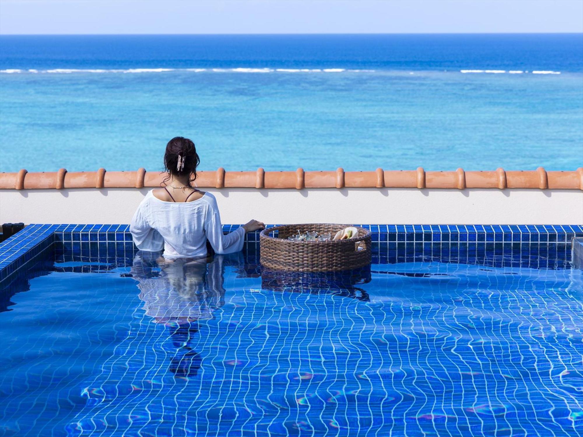Aquasense Hotel & Resort Onna Exterior photo